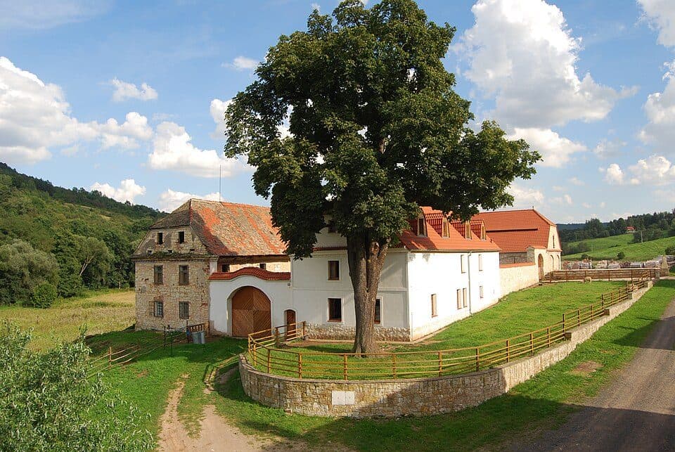 [M] Louny (vodárna) - Konětopy (žst.)