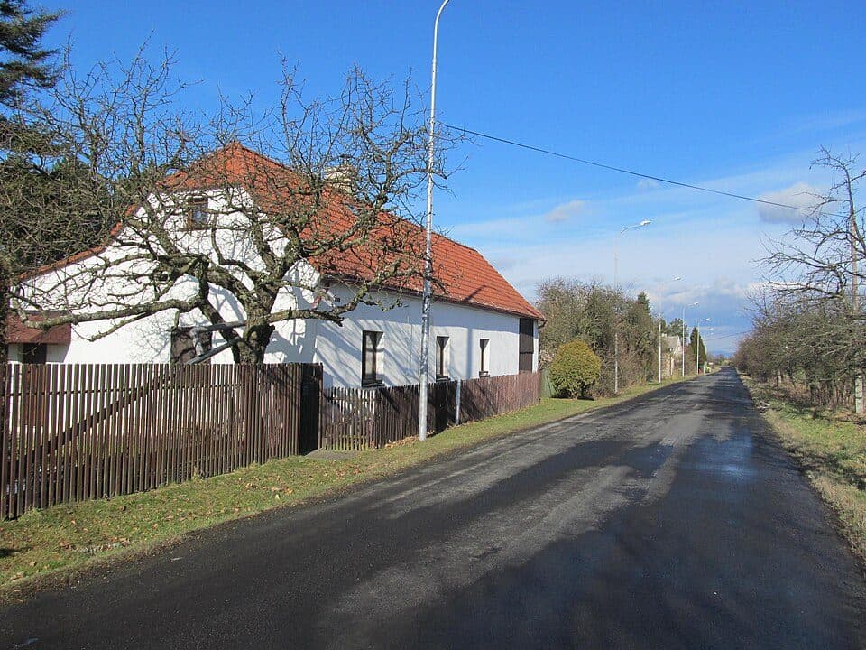 [-] U Křížku - Milý