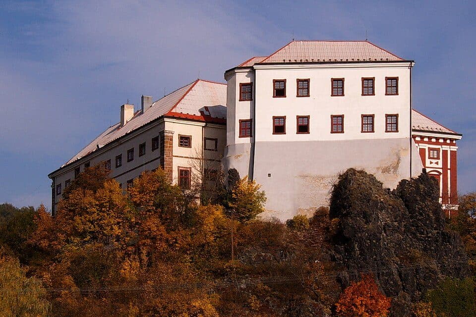 [M] Lovosice - Ostrý
