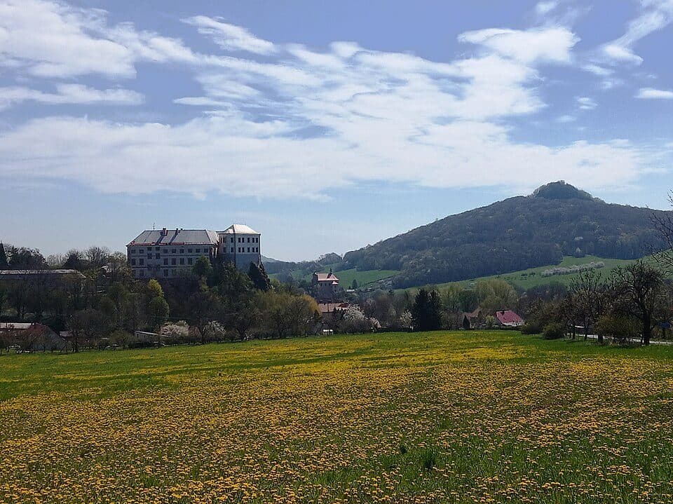 [M] Lovosice - Ostrý