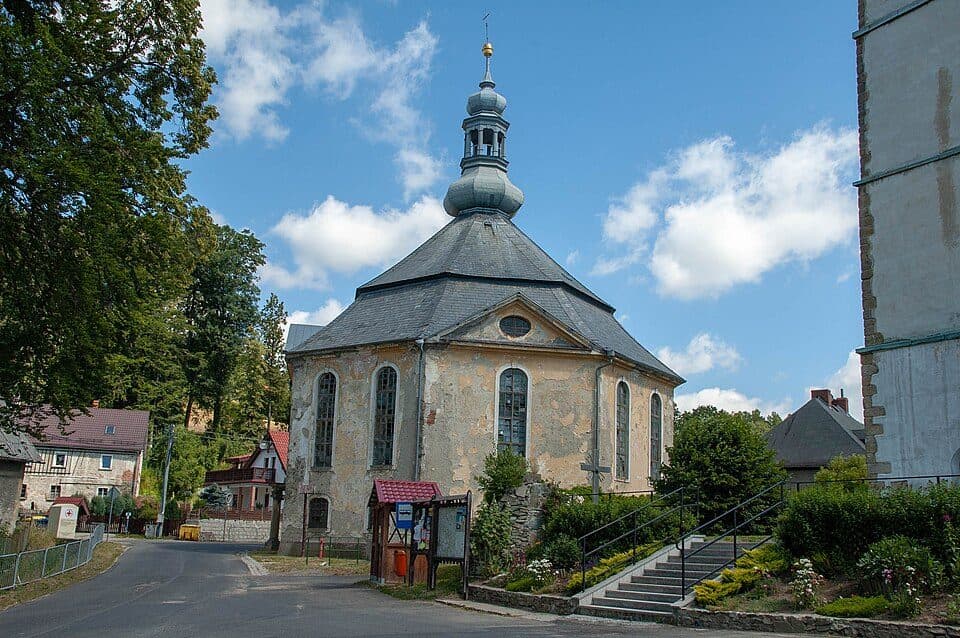 Komarno – Ruiny zamku Niesytno