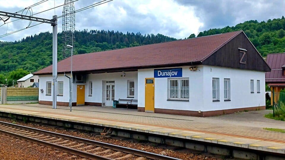 okružná trasa Mestský úrad - u Šustkov - Vojtov vrch - u Gundášov - Hladký vrch - Kalinov - Mestský úrad