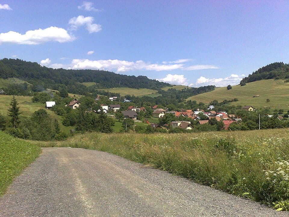 Teplička nad Váhom - Straník