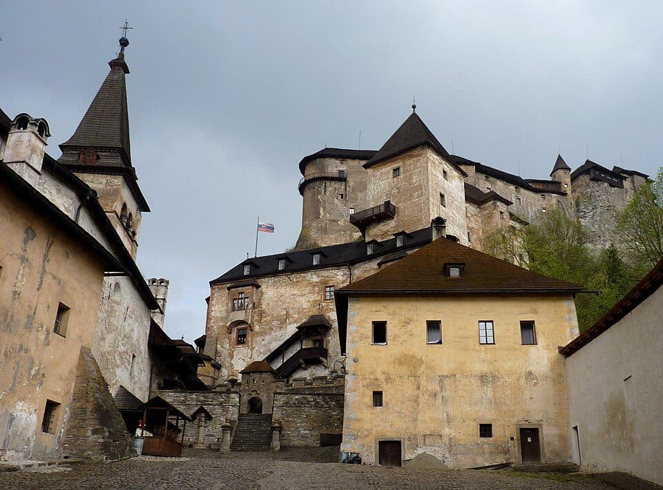 Oravský Podzámok, stanica - Javorová