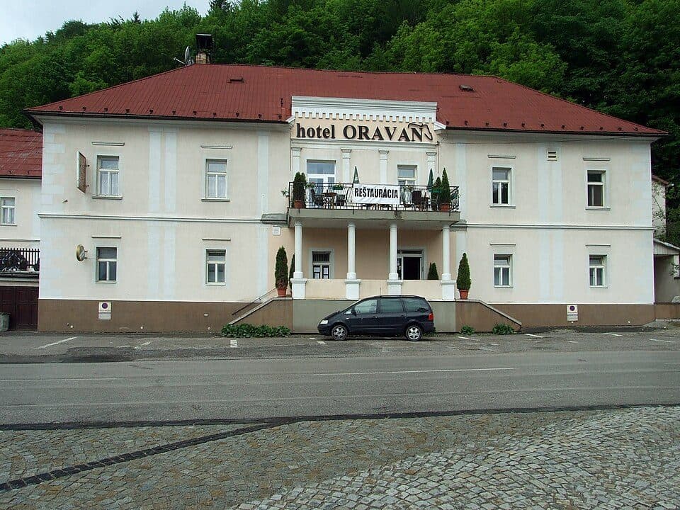 Oravský Podzámok, stanica - Javorová