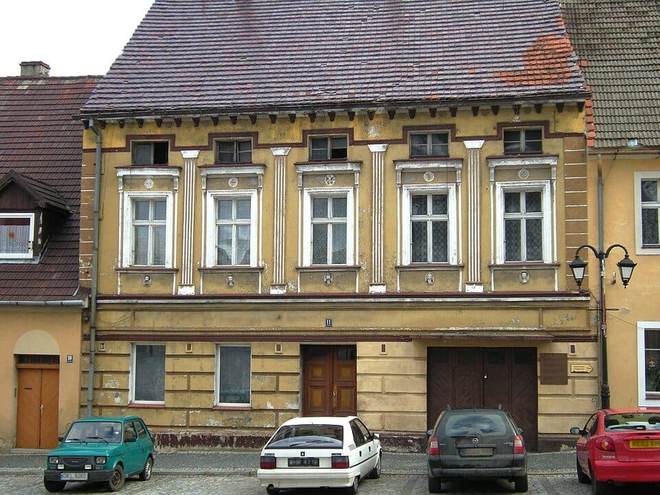 Żółty szlak pieszy