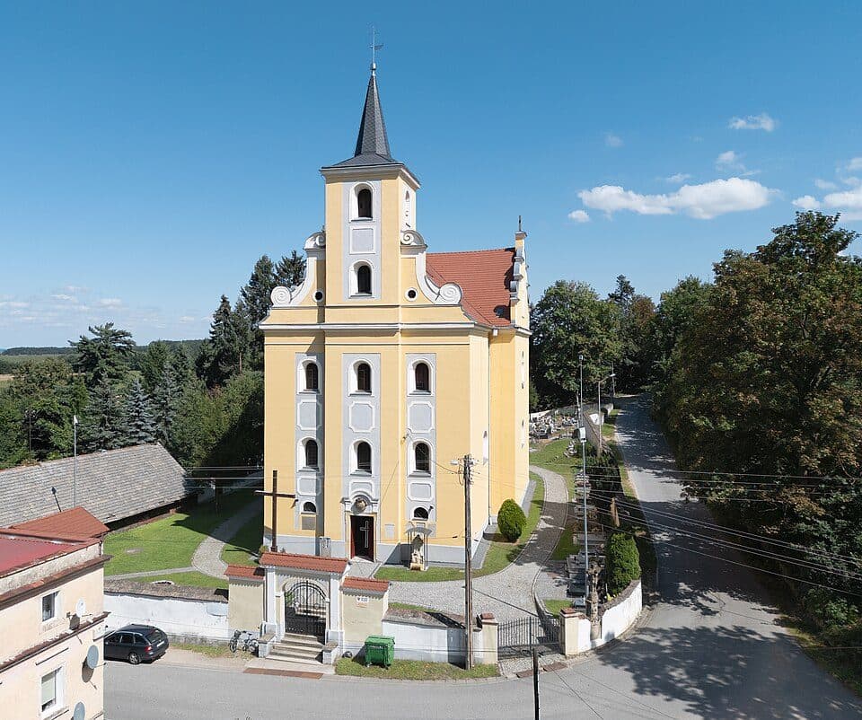 Żółty szlak pieszy