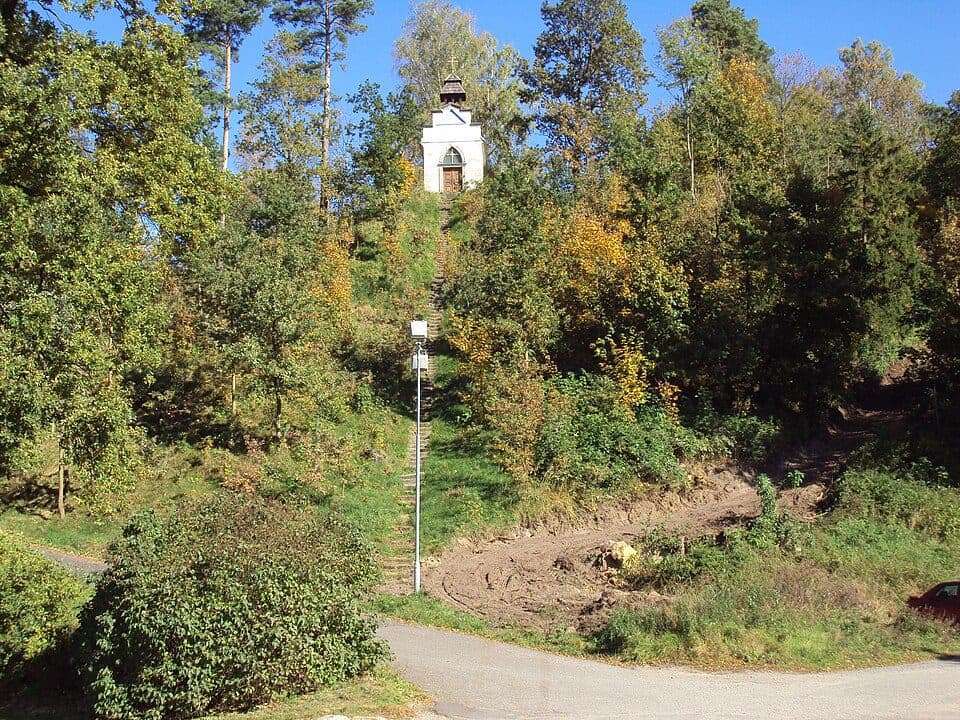 [Č] odbočka na zříceninu Děvín