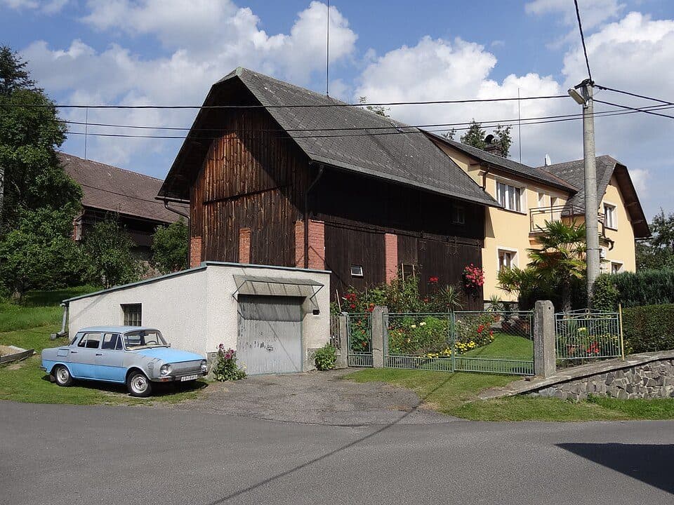 [M] odbočka: Křížová cesta a Kaple Božího hrobu