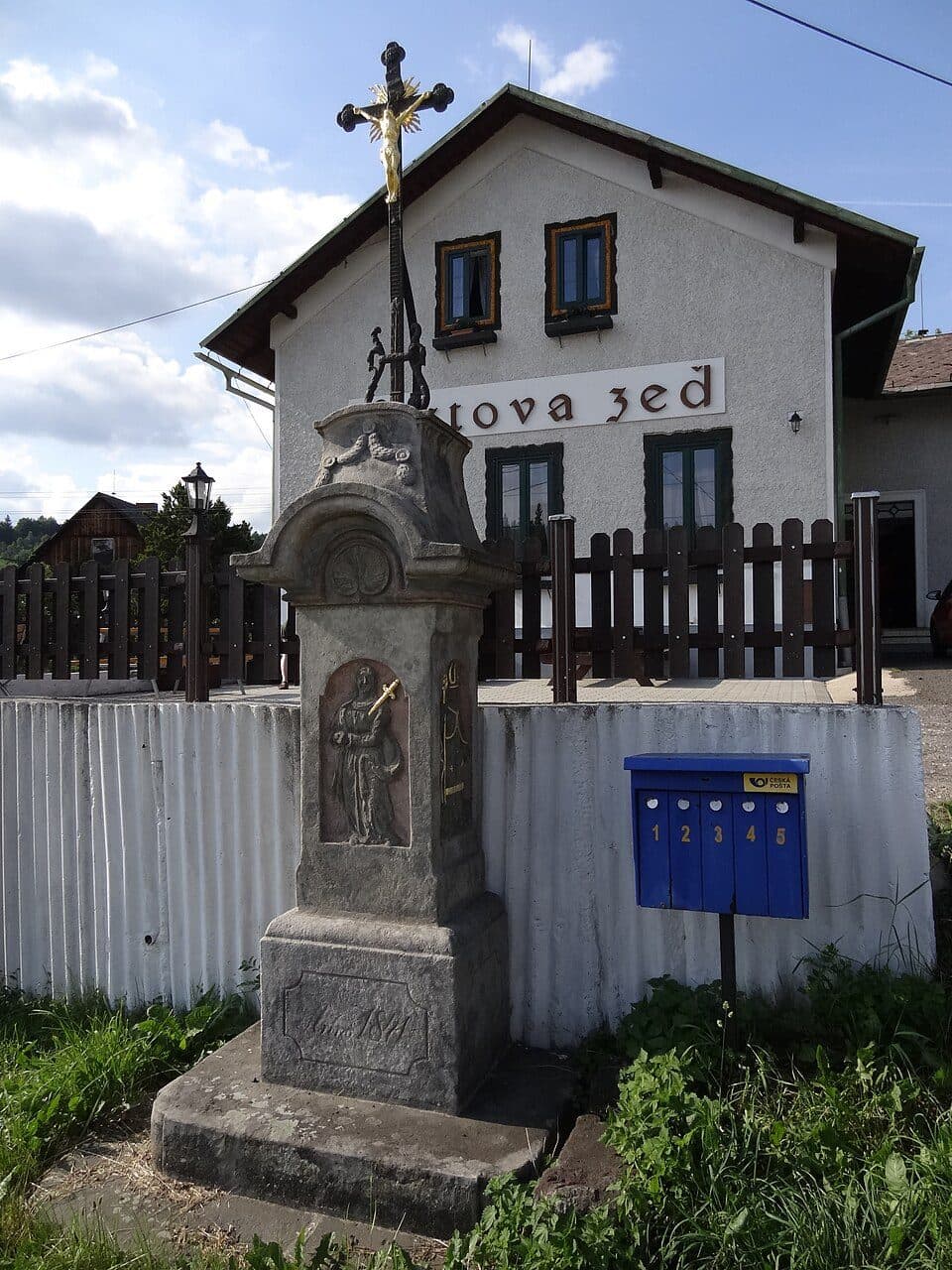 [M] odbočka: Křížová cesta a Kaple Božího hrobu