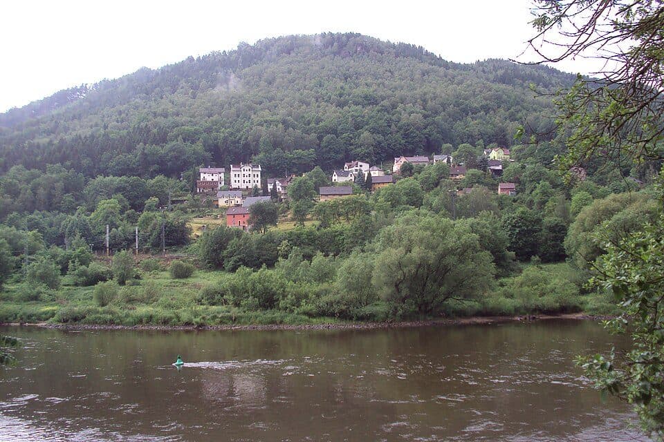 [Č] Děčín (nemocnice) – Hřensko (nábřeží)