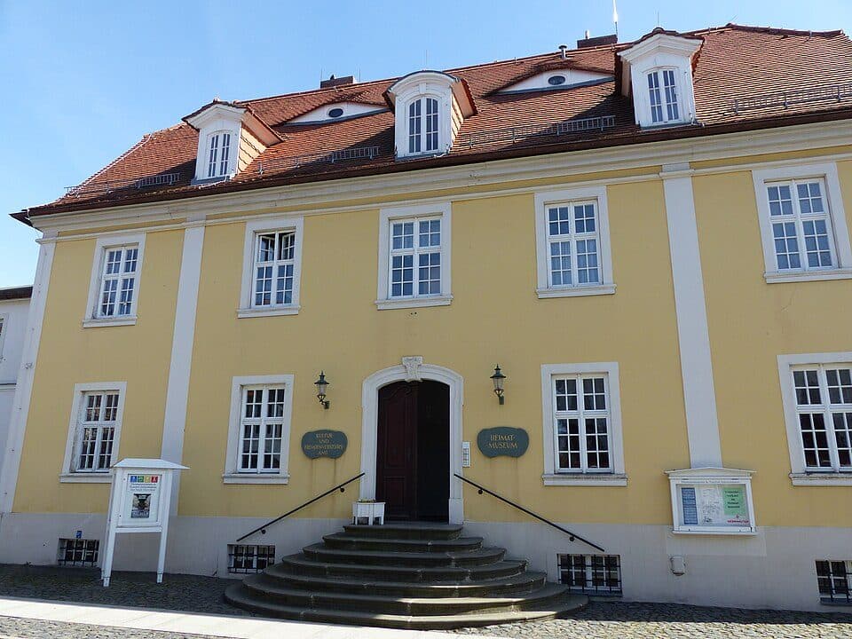 Zinzendorf-Lehrpfad (grüner Diagonalstrich)