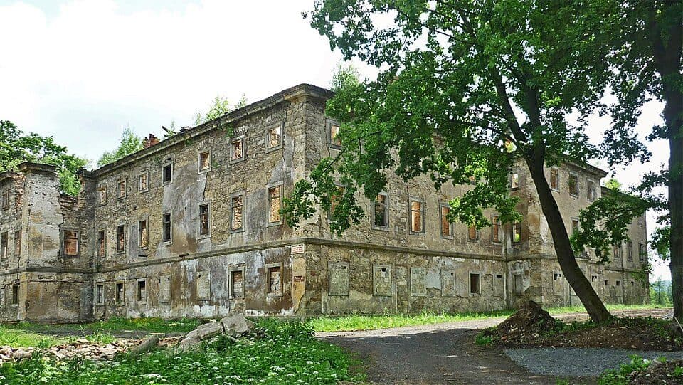 Zámek Lipová (ruin)