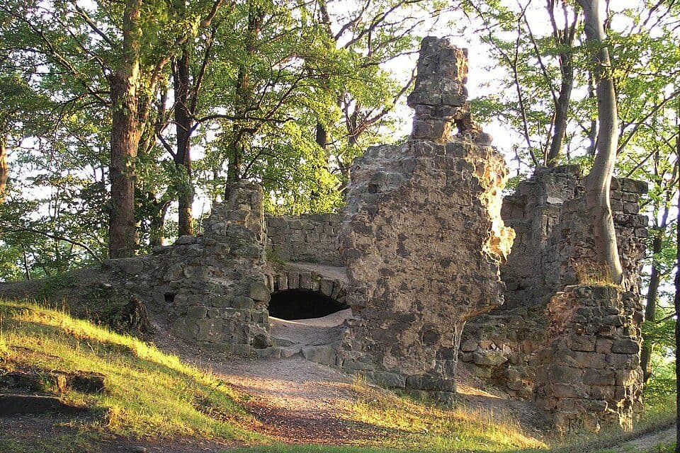 [Č] odbočka na zříceninu Děvín