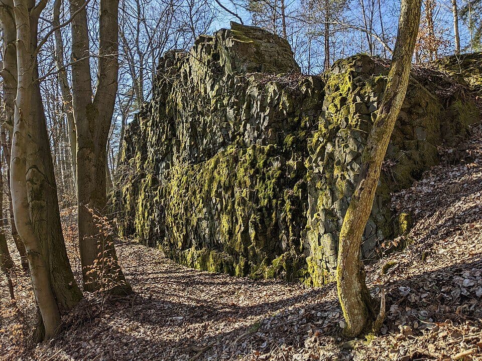 [M] odbočka: Křížová cesta a Kaple Božího hrobu