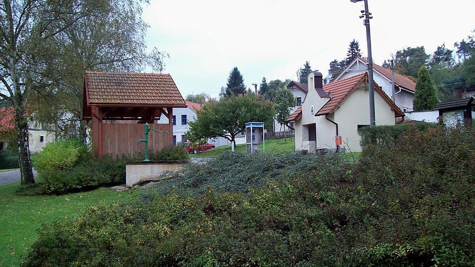 Lhotka (powiat Mielnik) — zdjęcie 3