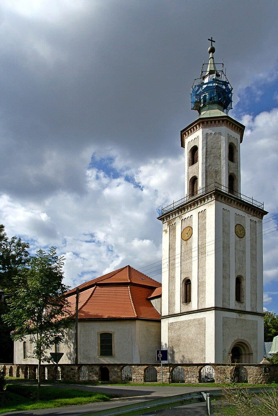 niebieski