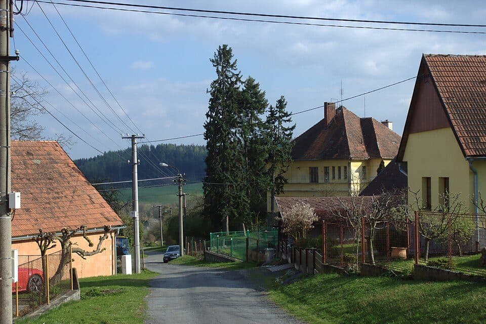 Ústaleč