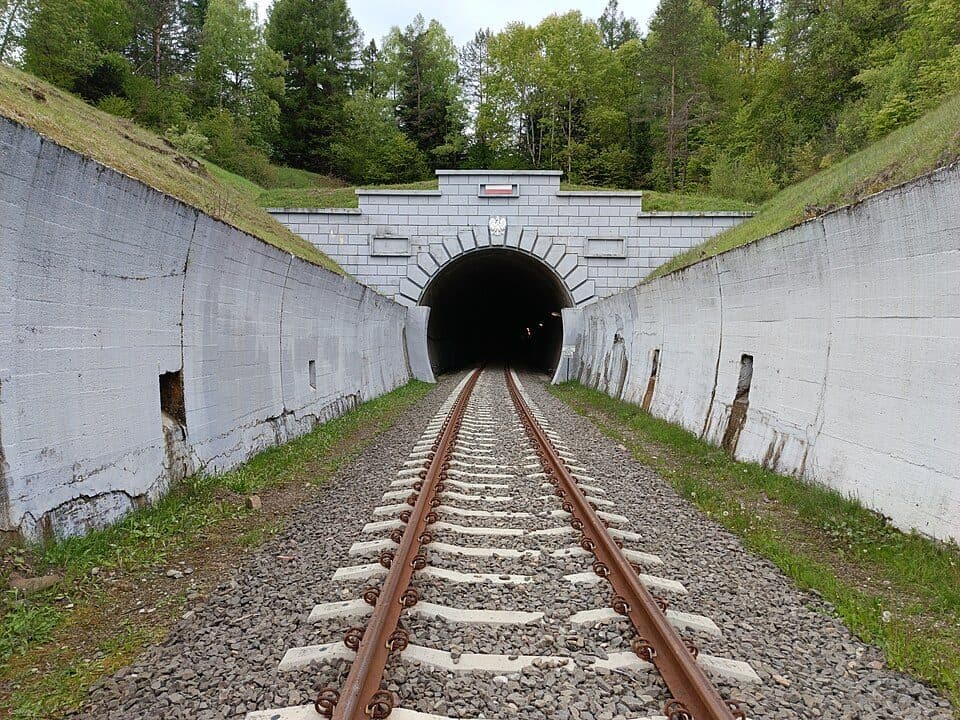 Tunel kolejowy w Łupkowie