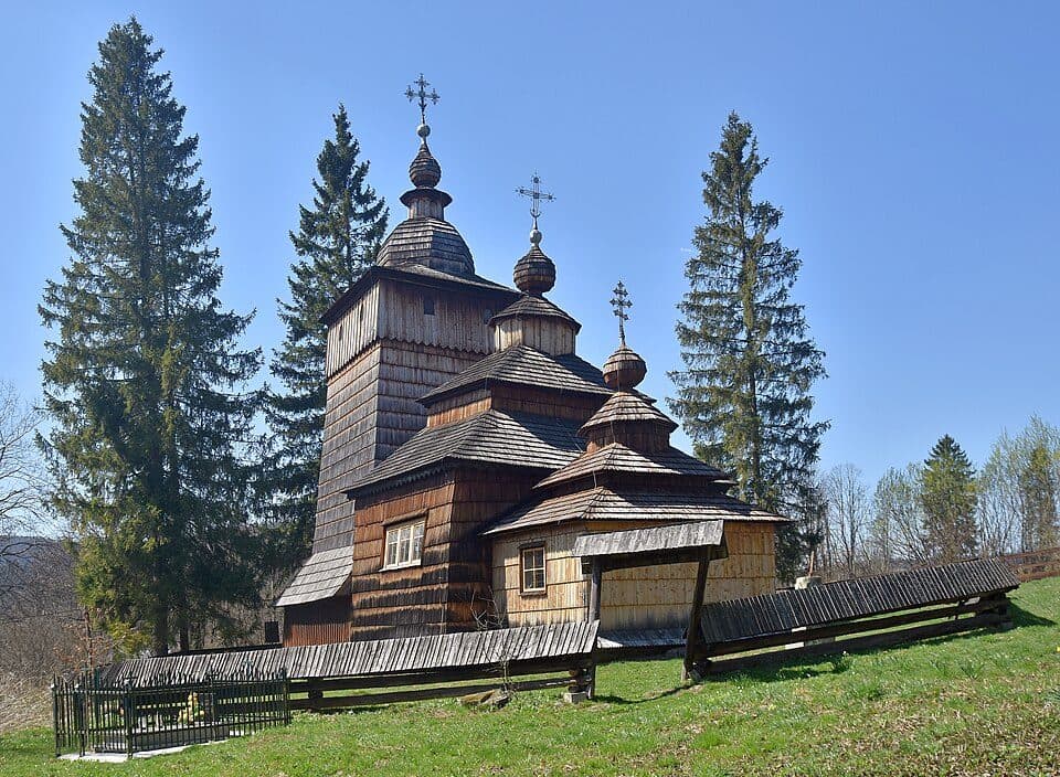 Kirche Schutz der Gottesmutter in Wołowiec — Foto 2
