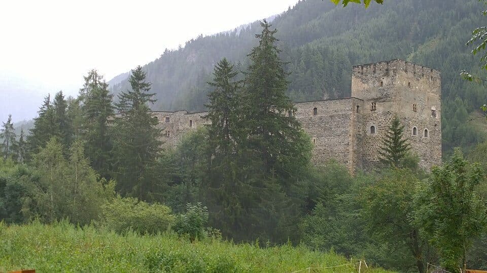 Burg Berneck (Schloss Bernegg) — zdjęcie 2