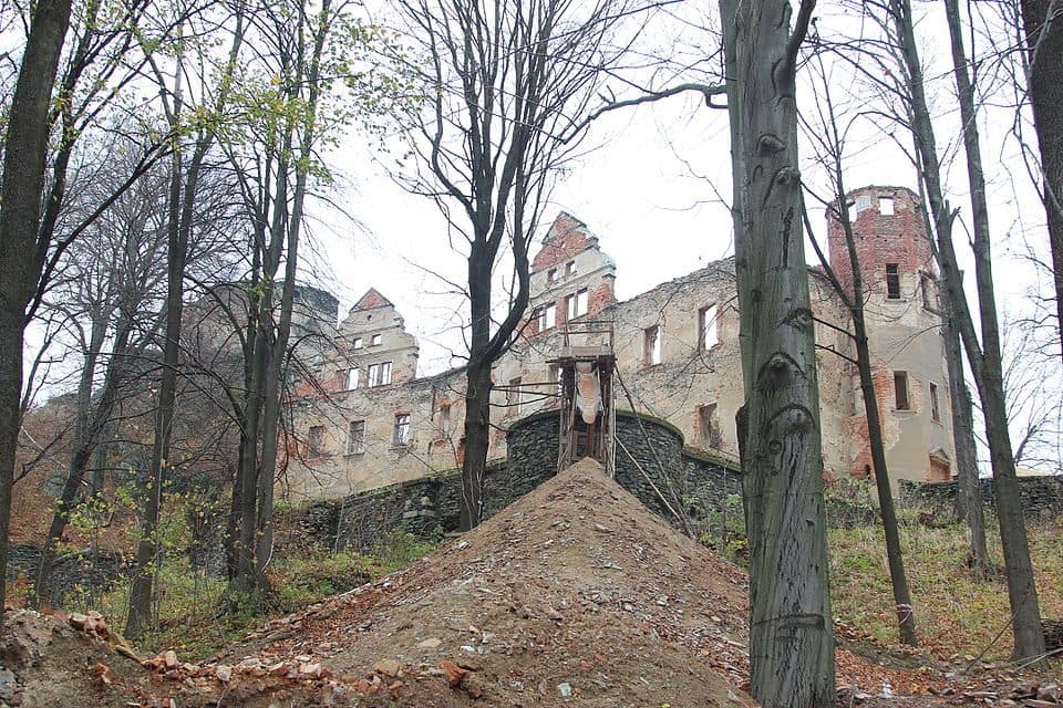 Komarno – Ruiny zamku Niesytno