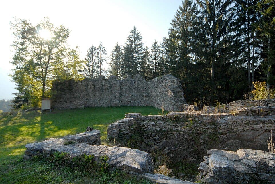 Burgruine Feldsberg — Foto 2