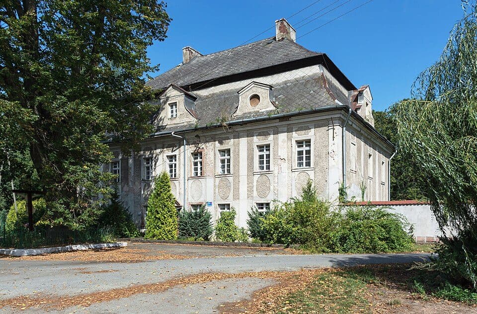 Pałac letni w Sarnach