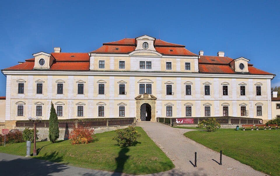 Zamek Kolowratów w Rychnowie nad Kněžną