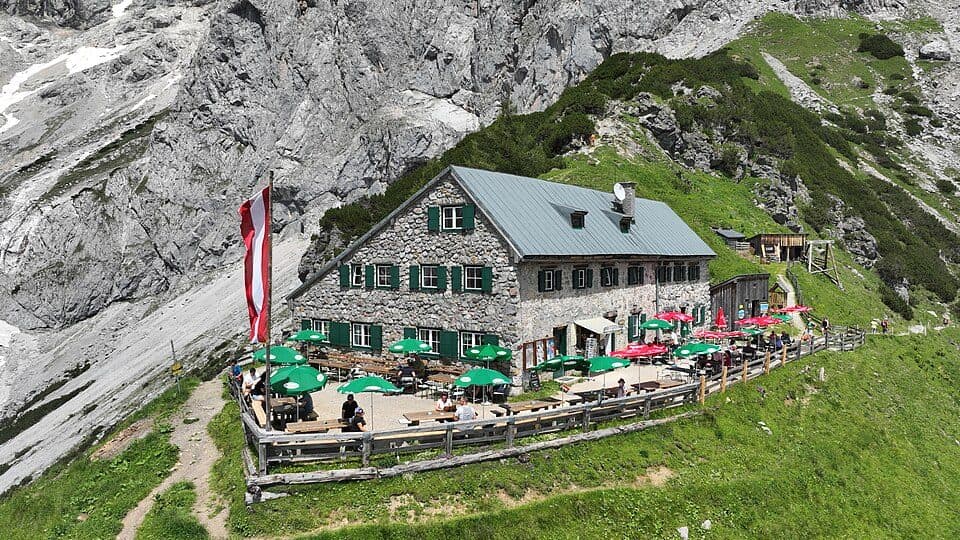 Dachsteinsüdwandhütte — фото 3