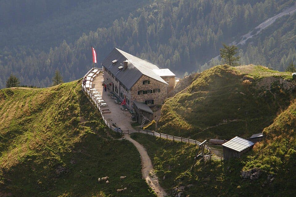 Dachsteinsüdwandhütte — фото 2