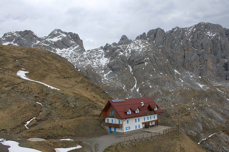 Rifugio Giovanni e Olinto Marinelli (temporarily closed) — fotografie 2