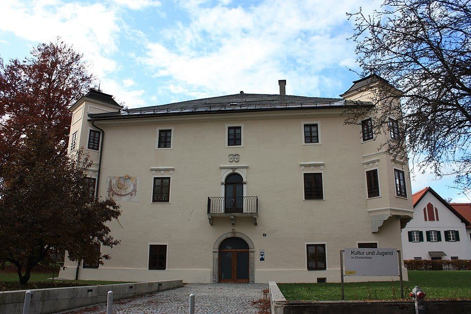 Dinzlschloss — photo 3