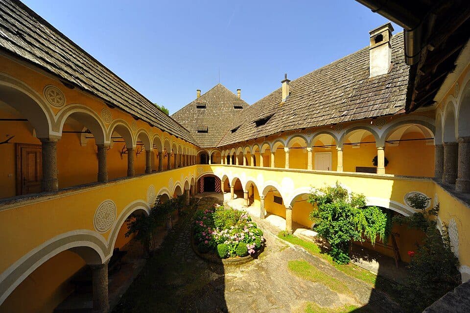Schloss Hallegg — photo 3