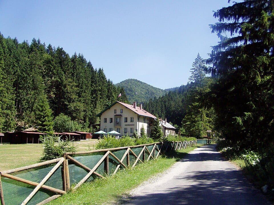 Chata pod Borišovom, rázcestie - Belá