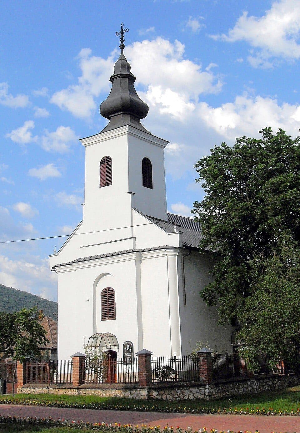 Dvorníky-Včeláre