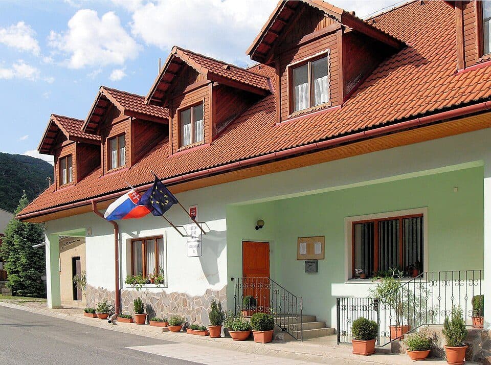 Drienovec, zastávka - Háj