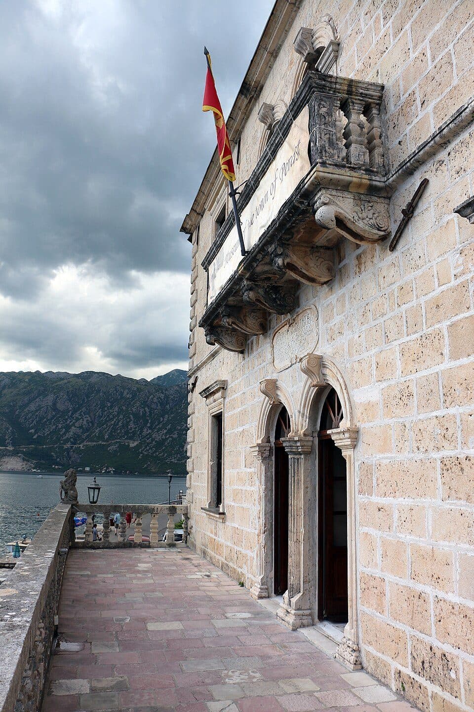 Bujović Palace — zdjęcie 2