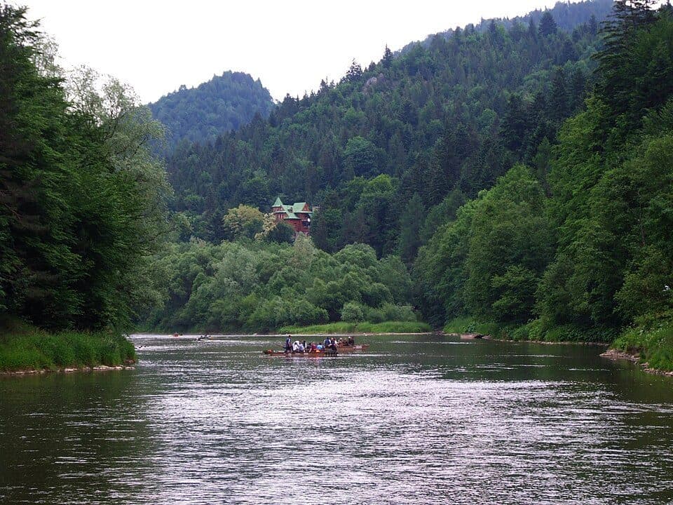Lesnica, škola - Sedlo pod Šafranovkou, štátna hranica