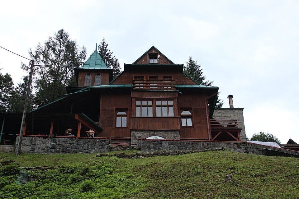 Lesnica, škola - Sedlo pod Šafranovkou, štátna hranica