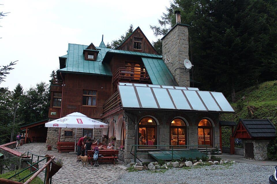Lesnica, škola - Sedlo pod Šafranovkou, štátna hranica