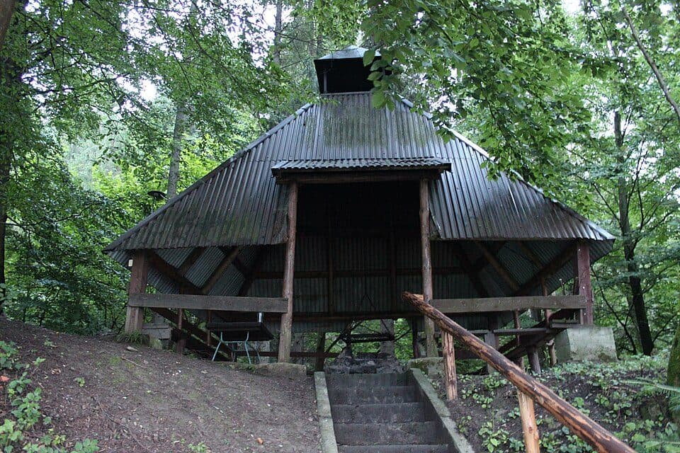 Lesnica, škola - Sedlo pod Šafranovkou, štátna hranica