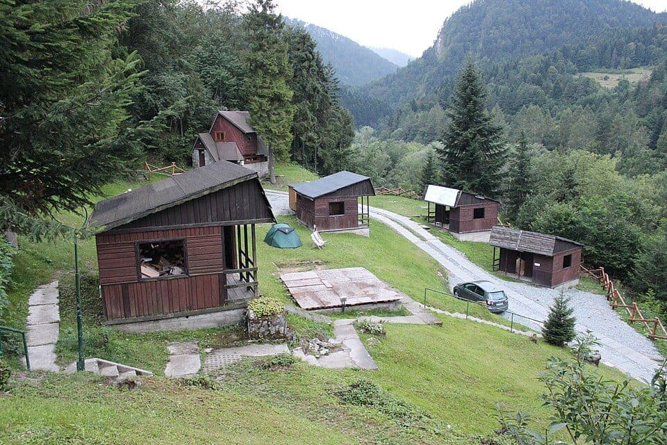 Lesnica, škola - Sedlo pod Šafranovkou, štátna hranica