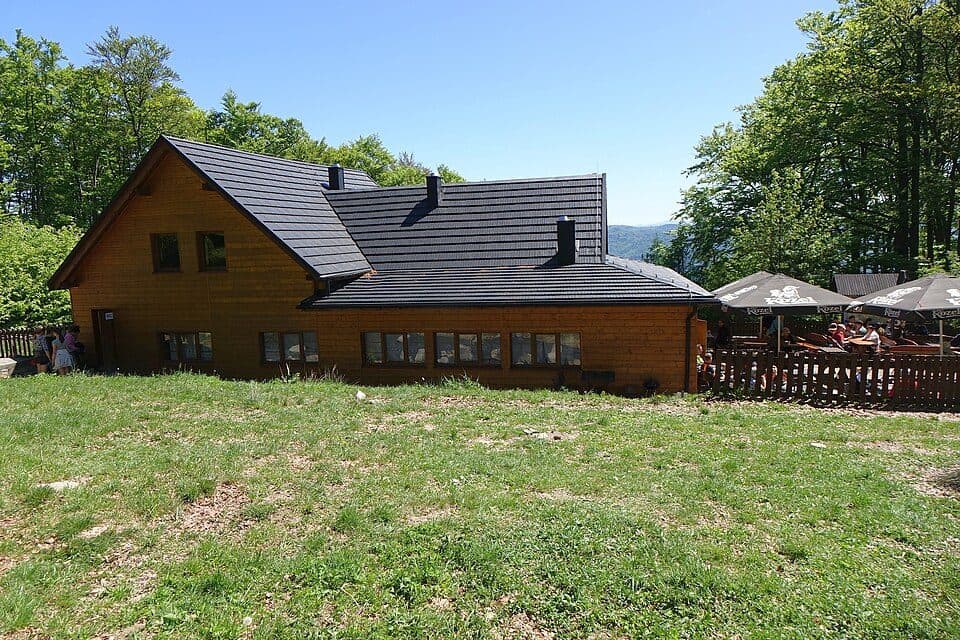 Kobiernice – Przełęcz pod Bujakowskim Groniem