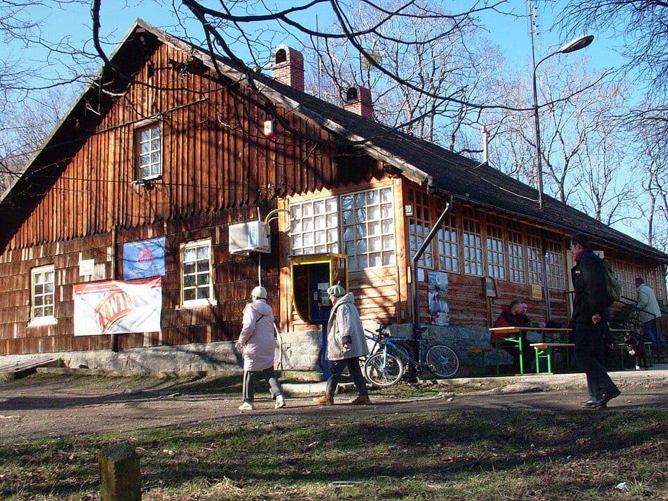 Schronisko turystyczne na Dębowcu