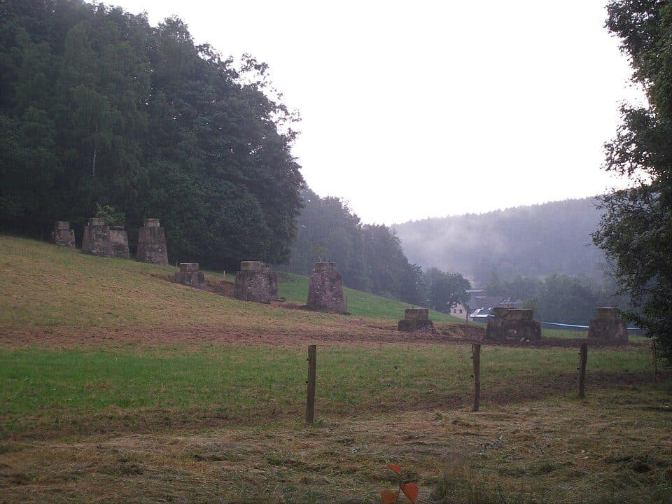 Der Wanderweg führt entlang der ehemaligen Würschnitztalbahn zwischen Stollberg und Zwönitz, sowie der Bahnstrecke Zwönitz-Scheibenberg. — 3. fotó