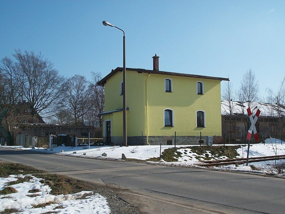Der Wanderweg führt entlang der ehemaligen Würschnitztalbahn zwischen Stollberg und Zwönitz, sowie der Bahnstrecke Zwönitz-Scheibenberg. — 2. fotó