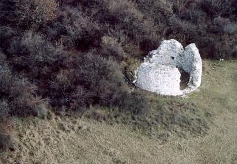Kerekszenttamási templomrom