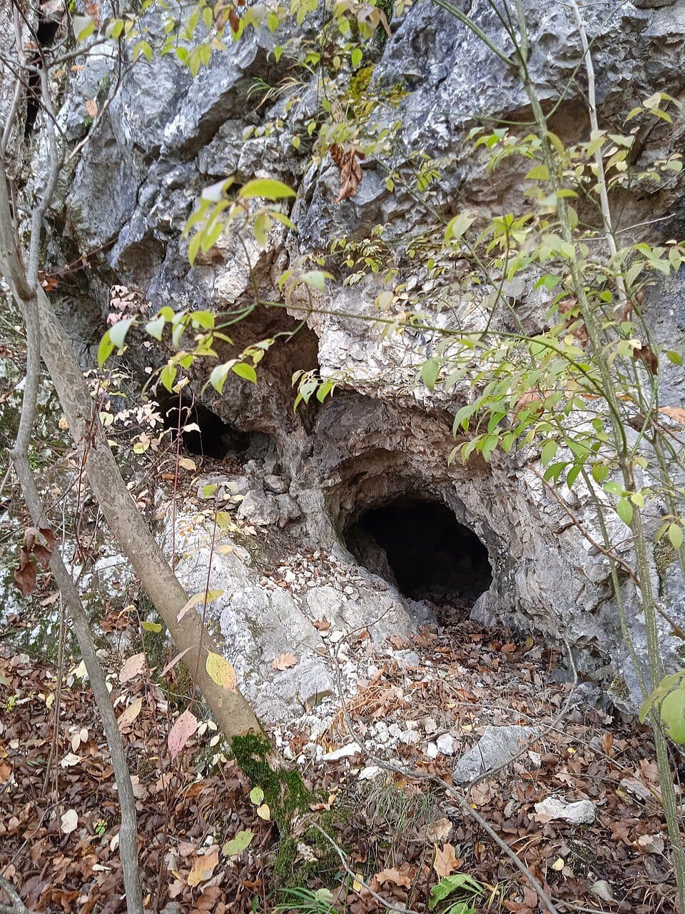 Negyedhármas-barlang
