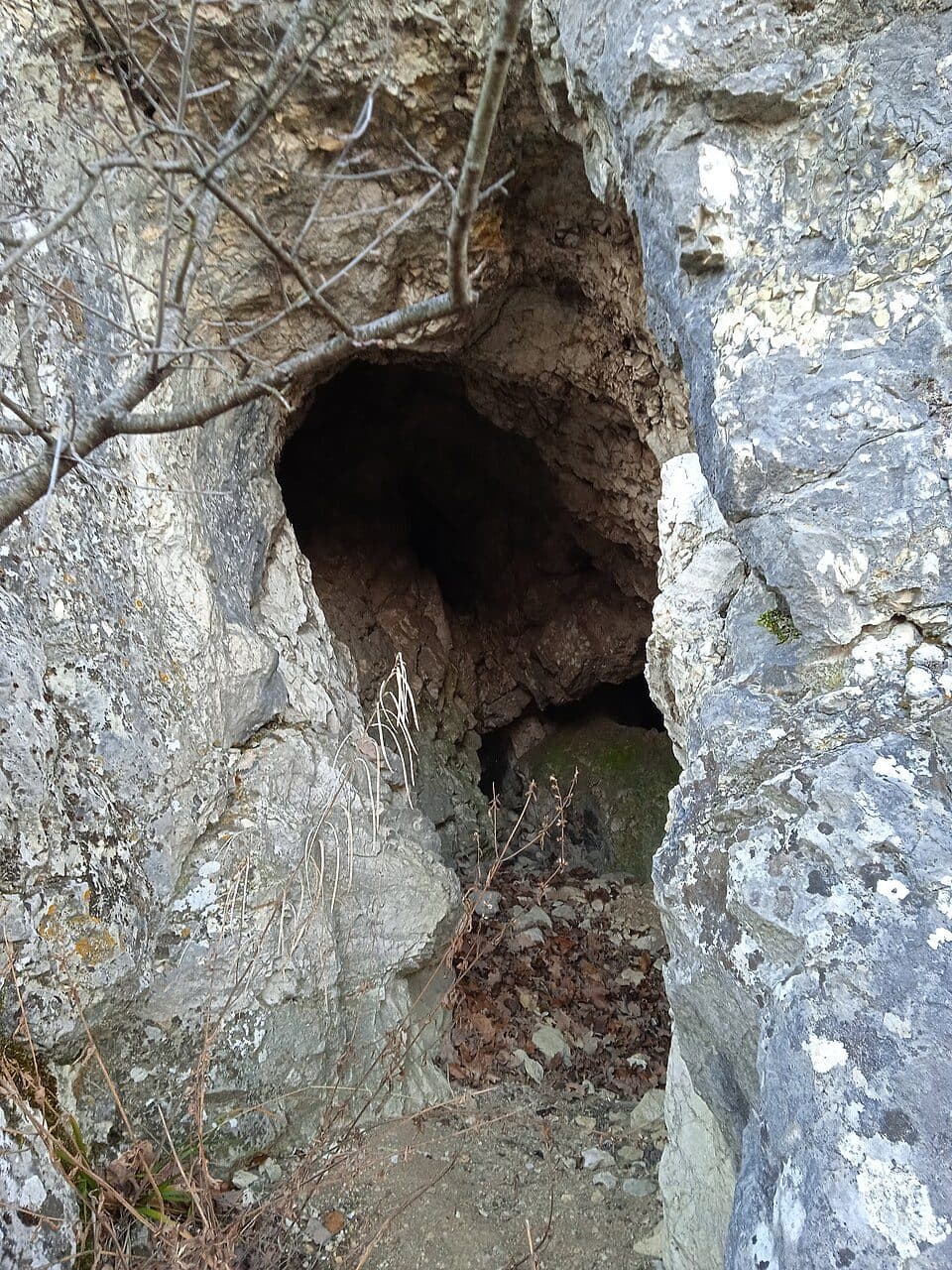 Kétbejáratú-barlang